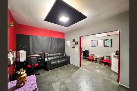 Casa à venda com 270m², 5 quartos e 1 vaga Casa à venda com 270m², 5 quartos e 1 vagaSala de TV