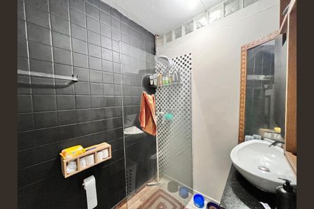 Casa à venda com 270m², 5 quartos e 1 vaga Casa à venda com 270m², 5 quartos e 1 vagaBanheiro Suíte