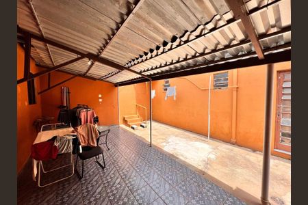 Casa à venda com 270m², 5 quartos e 1 vaga Casa à venda com 270m², 5 quartos e 1 vagaCasa 3 - Quintal