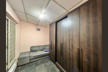 Casa à venda com 270m², 5 quartos e 1 vaga Casa à venda com 270m², 5 quartos e 1 vagaCloset Suíte