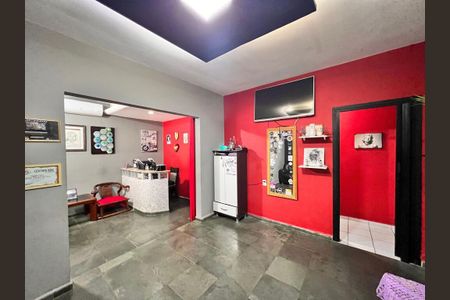 Casa à venda com 270m², 5 quartos e 1 vaga Casa à venda com 270m², 5 quartos e 1 vagaSala de TV