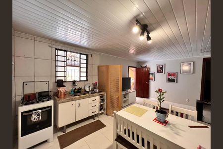 Casa à venda com 270m², 5 quartos e 1 vaga Casa à venda com 270m², 5 quartos e 1 vagaCasa 3 - Cozinha