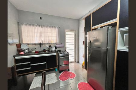 Casa à venda com 270m², 5 quartos e 1 vaga Casa à venda com 270m², 5 quartos e 1 vagaCozinha