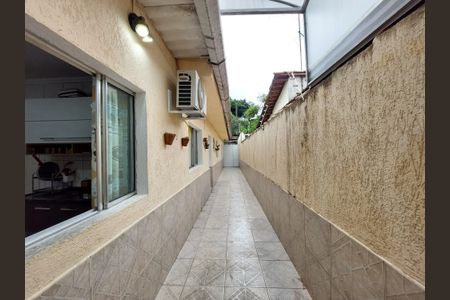 Casa à venda com 150m², 3 quartos e 2 vagasCorredor