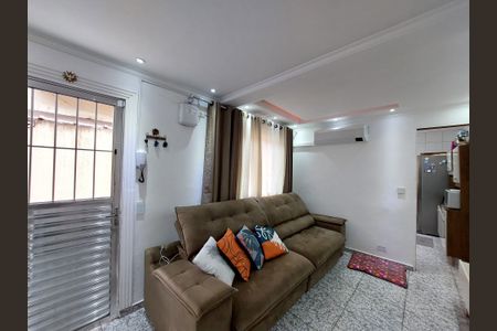 Casa à venda com 150m², 3 quartos e 2 vagasSala