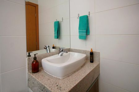 Apartamento à venda com 160m², 3 quartos e 3 vagasBanheiro 2