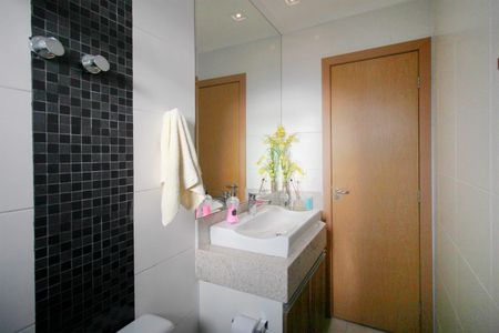 Apartamento à venda com 160m², 3 quartos e 3 vagasBanheiro 1