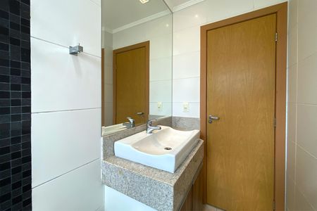 Apartamento à venda com 160m², 3 quartos e 3 vagasBanheiro social