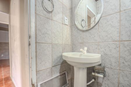 Casa à venda com 64m², 2 quartos e 3 vagas Casa à venda com 64m², 2 quartos e 3 vagasBanheiro