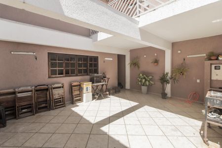 Casa à venda com 76m², 2 quartos e 2 vagasGaragem