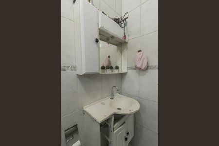 Casa à venda com 76m², 2 quartos e 2 vagasBanheiro 