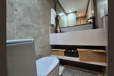 Apartamento à venda com 87m², 2 quartos e 1 vaga Apartamento à venda com 87m², 2 quartos e 1 vagaBanheiro