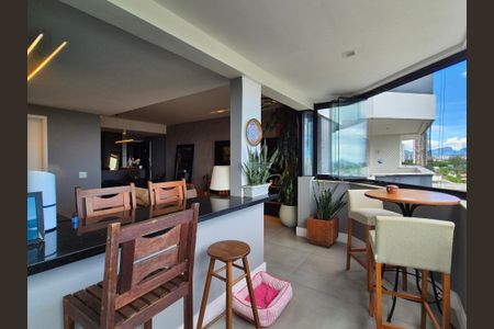 Apartamento à venda com 87m², 2 quartos e 1 vaga Apartamento à venda com 87m², 2 quartos e 1 vagaVaranda