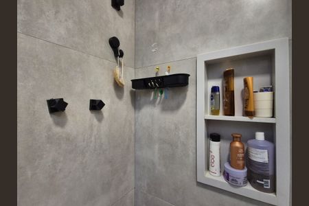 Apartamento à venda com 87m², 2 quartos e 1 vaga Apartamento à venda com 87m², 2 quartos e 1 vagaBanheiro da Suíte