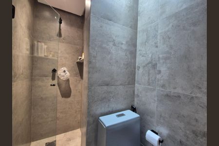 Apartamento à venda com 87m², 2 quartos e 1 vaga Apartamento à venda com 87m², 2 quartos e 1 vagaBanheiro