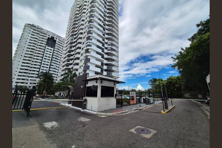 Apartamento à venda com 87m², 2 quartos e 1 vaga Apartamento à venda com 87m², 2 quartos e 1 vagaFachada e portaria