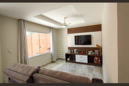 Casa à venda com 100m², 3 quartos e 3 vagassala