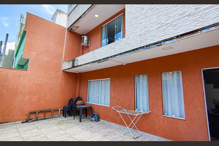 Casa à venda com 100m², 3 quartos e 3 vagasfrente da casa