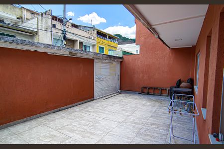 Casa à venda com 100m², 3 quartos e 3 vagasfrente da casa