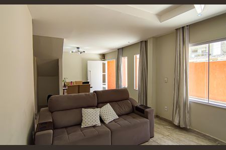 Casa à venda com 100m², 3 quartos e 3 vagassala