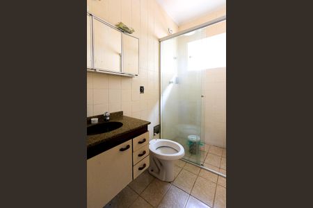 Casa à venda com 180m², 3 quartos e 2 vagas Casa à venda com 180m², 3 quartos e 2 vagasBanheiro