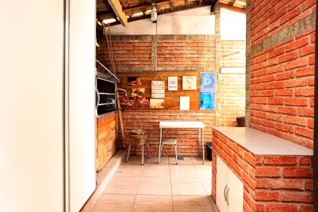 Casa à venda com 180m², 3 quartos e 2 vagas Casa à venda com 180m², 3 quartos e 2 vagasÁrea de Serviço