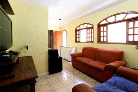 Casa à venda com 180m², 3 quartos e 2 vagas Casa à venda com 180m², 3 quartos e 2 vagasSala 2