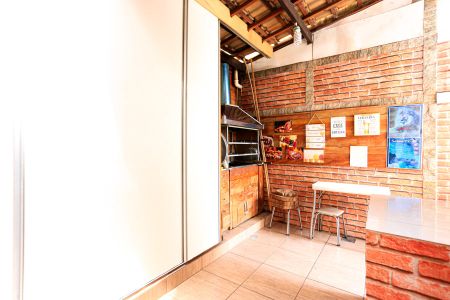 Casa à venda com 180m², 3 quartos e 2 vagas Casa à venda com 180m², 3 quartos e 2 vagasÁrea de Serviço