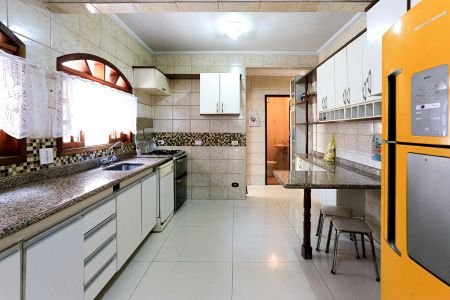 Casa à venda com 180m², 3 quartos e 2 vagas Casa à venda com 180m², 3 quartos e 2 vagasCozinha