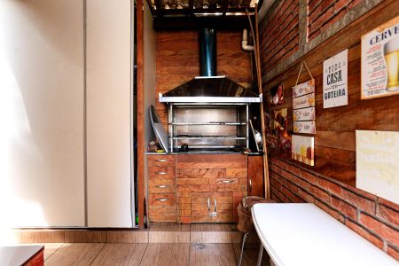 Casa à venda com 180m², 3 quartos e 2 vagas Casa à venda com 180m², 3 quartos e 2 vagasÁrea de Serviço