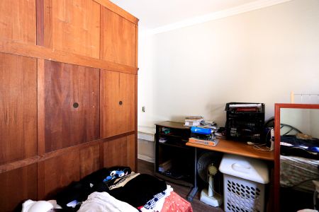 Casa à venda com 180m², 3 quartos e 2 vagas Casa à venda com 180m², 3 quartos e 2 vagasQuarto 4