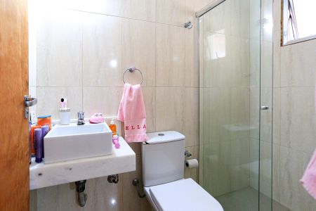 Casa à venda com 180m², 3 quartos e 2 vagas Casa à venda com 180m², 3 quartos e 2 vagasBanheiro do Quarto 2