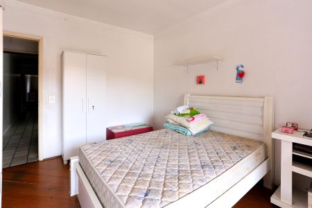 Casa à venda com 180m², 3 quartos e 2 vagas Casa à venda com 180m², 3 quartos e 2 vagasQuarto 1