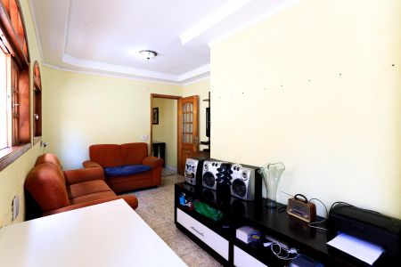 Casa à venda com 180m², 3 quartos e 2 vagas Casa à venda com 180m², 3 quartos e 2 vagasSala 2