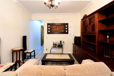 Casa à venda com 180m², 3 quartos e 2 vagas Casa à venda com 180m², 3 quartos e 2 vagasSala