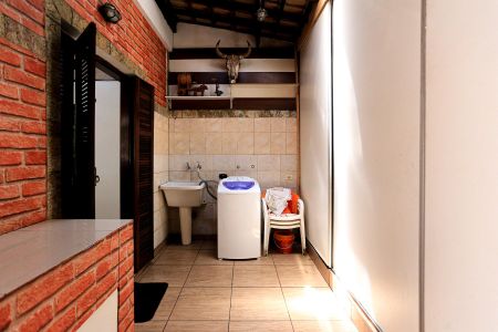 Casa à venda com 180m², 3 quartos e 2 vagas Casa à venda com 180m², 3 quartos e 2 vagasÁrea de Serviço