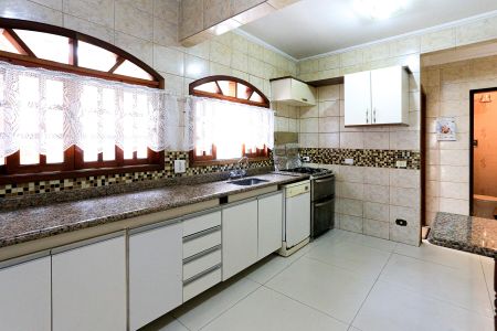 Casa à venda com 180m², 3 quartos e 2 vagas Casa à venda com 180m², 3 quartos e 2 vagasCozinha