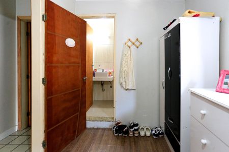 Casa à venda com 180m², 3 quartos e 2 vagas Casa à venda com 180m², 3 quartos e 2 vagasQuarto 2