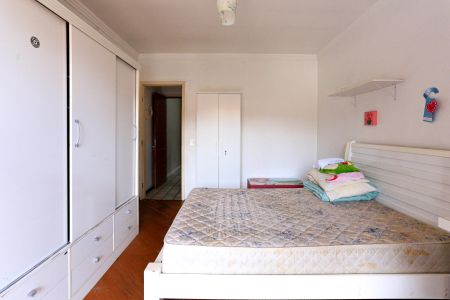 Casa à venda com 180m², 3 quartos e 2 vagas Casa à venda com 180m², 3 quartos e 2 vagasQuarto 1