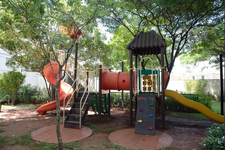 Apartamento para alugar com 42m², 2 quartos e 1 vaga Apartamento para alugar com 42m², 2 quartos e 1 vagaÁrea comum - Playground