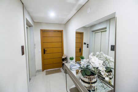 Apartamento à venda com 168m², 3 quartos e 2 vagas Apartamento à venda com 168m², 3 quartos e 2 vagasHall de entrada