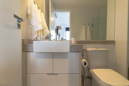 Apartamento para alugar com 40m², 2 quartos e sem vaga Apartamento para alugar com 40m², 2 quartos e sem vagaBanheiro Social