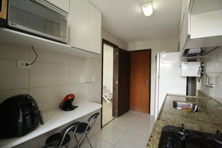 Apartamento à venda com 161m², 4 quartos e 2 vagasCozinha