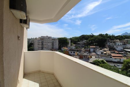 Apartamento à venda com 161m², 4 quartos e 2 vagasSuíte - Varanda