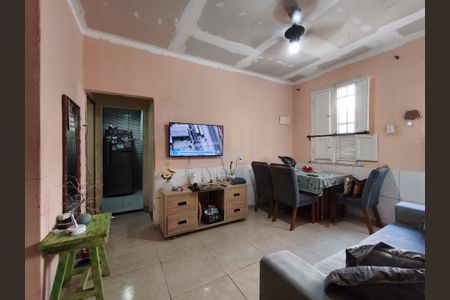 Casa à venda com 74m², 5 quartos e sem vagaSala