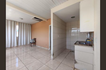 Casa à venda com 74m², 5 quartos e sem vagaSala