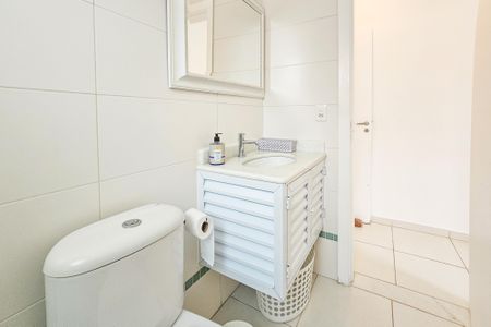 Apartamento para alugar com 70m², 2 quartos e 2 vagasBanheiro da suíte 