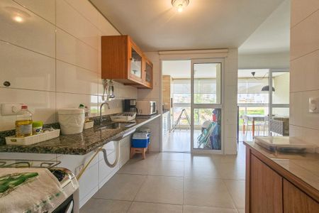 Apartamento para alugar com 70m², 2 quartos e 2 vagasCozinha