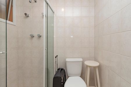 Casa à venda com 374m², 5 quartos e 6 vagas Casa à venda com 374m², 5 quartos e 6 vagasBanheiro da Suíte 4