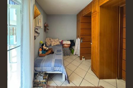 Casa de condomínio à venda com 200m², 3 quartos e 2 vagasQuarto 1